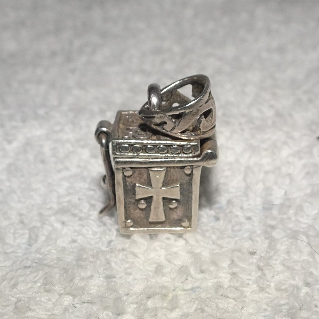 925 Ibb Prayer Box Pendant 25$